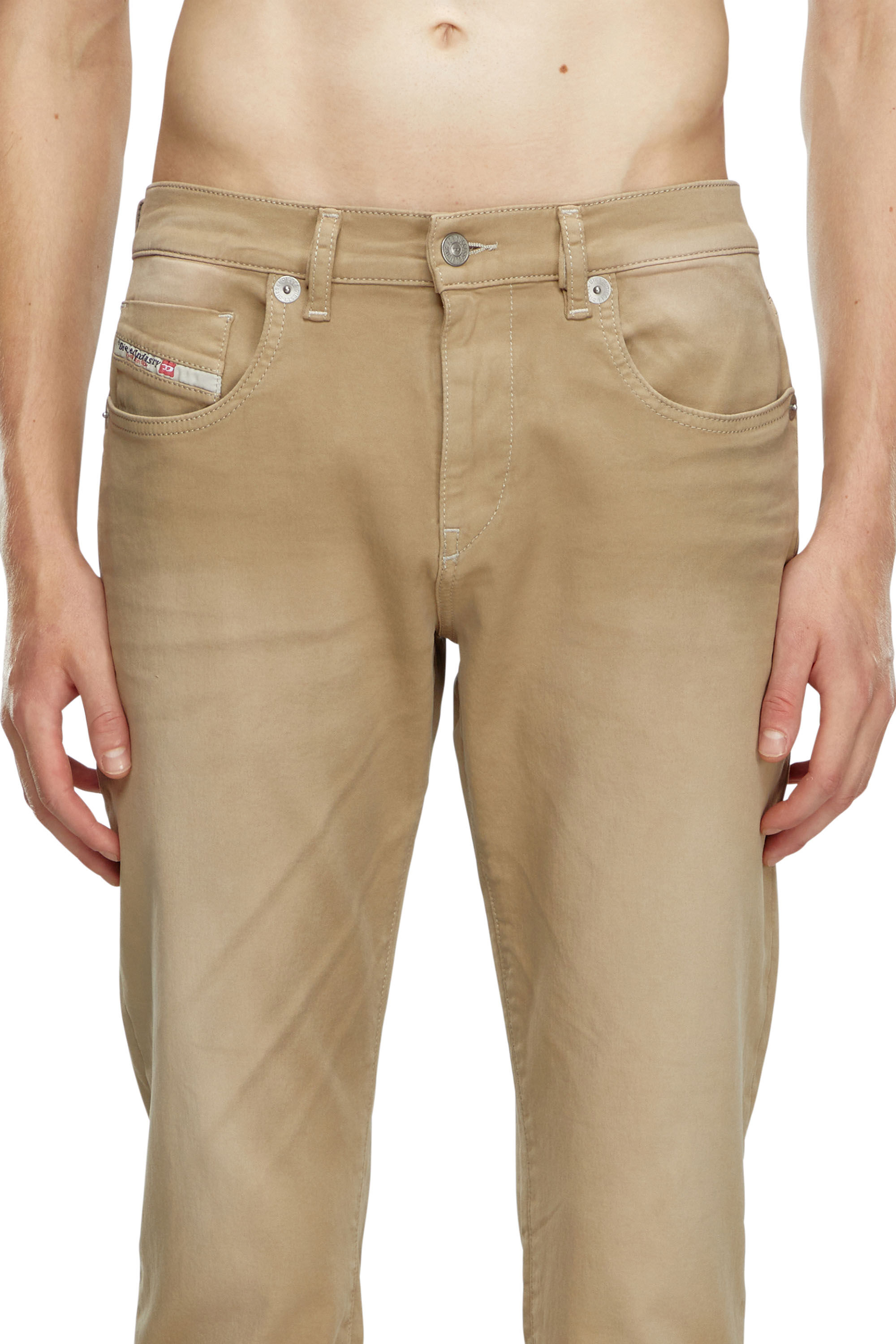Diesel - Slim 2060 D-Strukt Joggjeans® 0670M Homme, Beige - Image 5